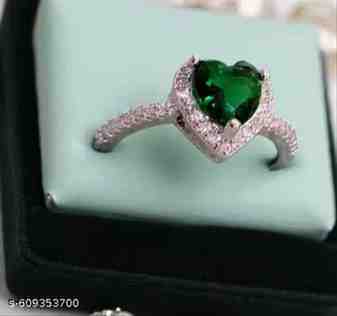 Adjustable green heart brass material ring